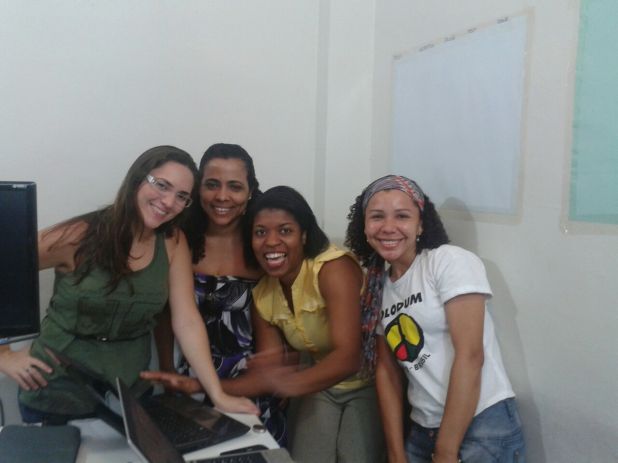 Rails Girls! Meninas marcando presença e monitorando os meninos. 